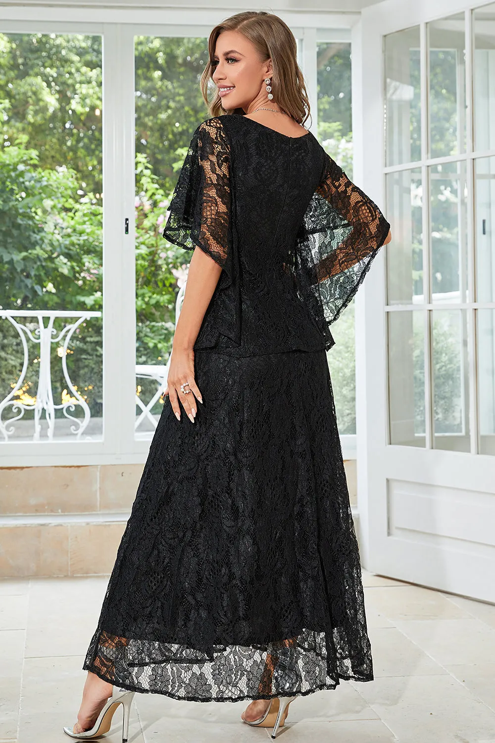 Black Lace A-line Round Neck Short Sleeves Mother of Bride Dress